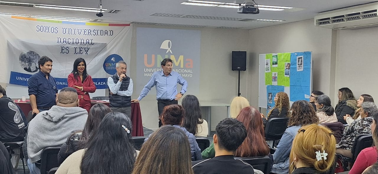 Visitas de estudiantes a la UNMa - CENS 461 de Villa Albertina y CENS 462 de Ingeniero Budge